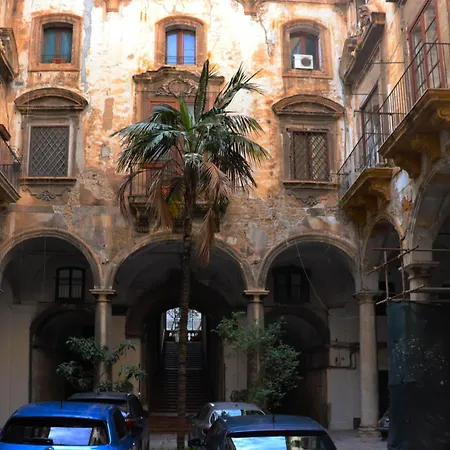 Palazzo Cuto E Charme 2 * Παλέρμο